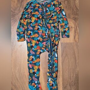 Posh Peanut Bamboo Zip FootieTropical Toucan Print – Size 6–9 Months